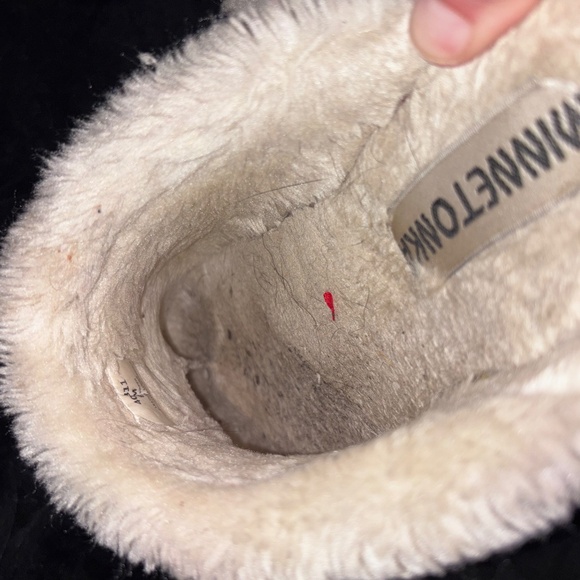 Minnetonka slippers fuzzy fur lined WW used condition women’s slippers SZ 8 - Picture 4 of 6